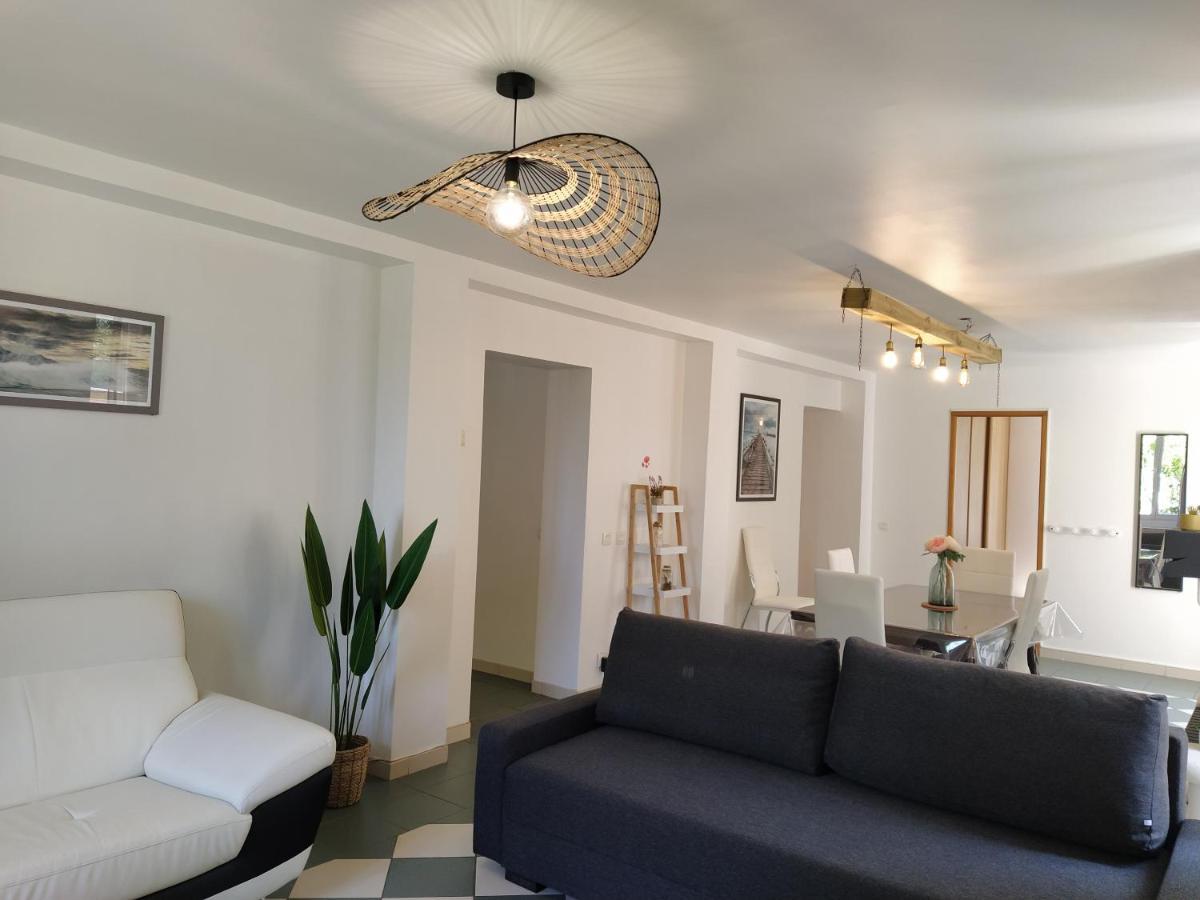 אונדרה Maison Christy, Spacieux, Calme Avec Jardin מראה חיצוני תמונה
