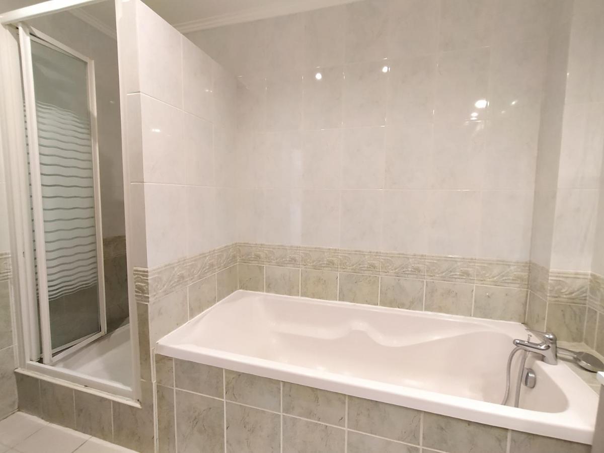 אונדרה Maison Christy, Spacieux, Calme Avec Jardin מראה חיצוני תמונה