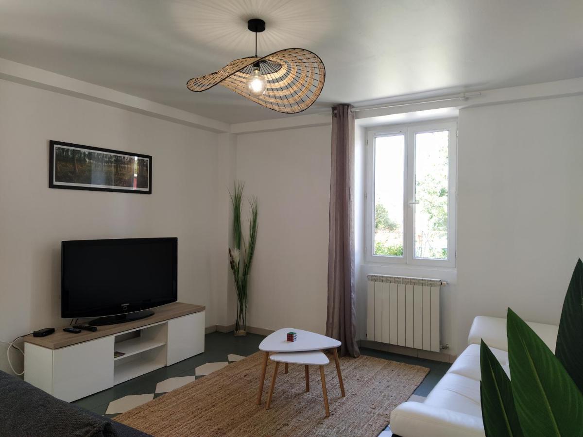 אונדרה Maison Christy, Spacieux, Calme Avec Jardin מראה חיצוני תמונה