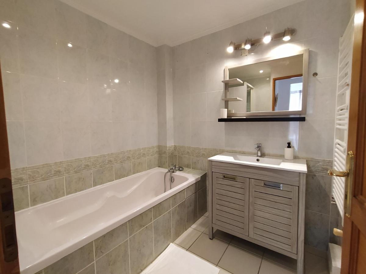 אונדרה Maison Christy, Spacieux, Calme Avec Jardin מראה חיצוני תמונה